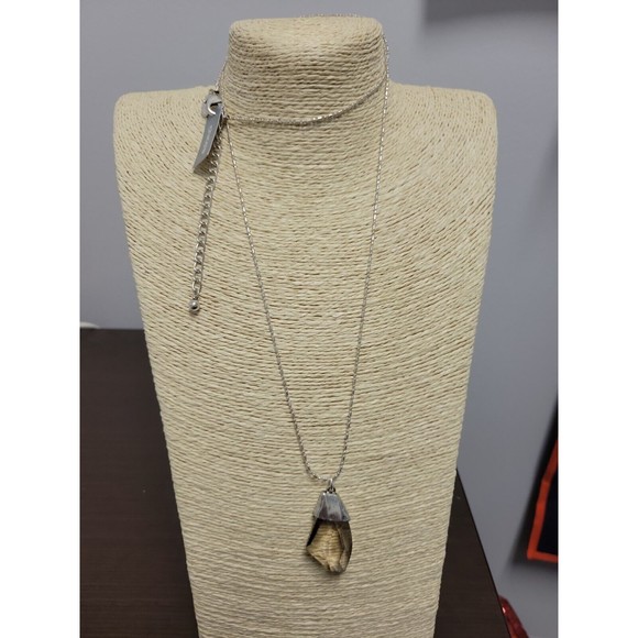 Chico's Long Translucent Pendant Necklace New with Tags Silver Tone 32" Stunning - Picture 2 of 7